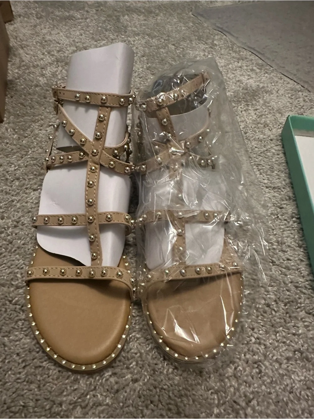 N/A chic nude